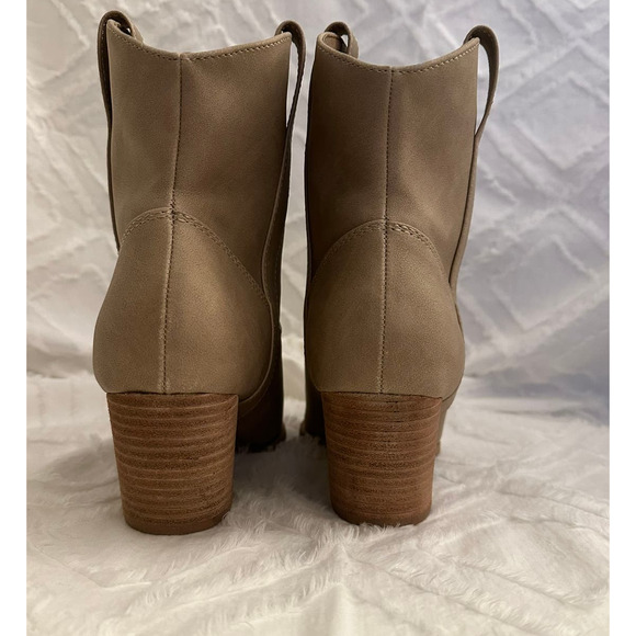 Rachel Zoe Rocky Low Cowboy Boots | Light Tan | Size 8M - Picture 4 of 9